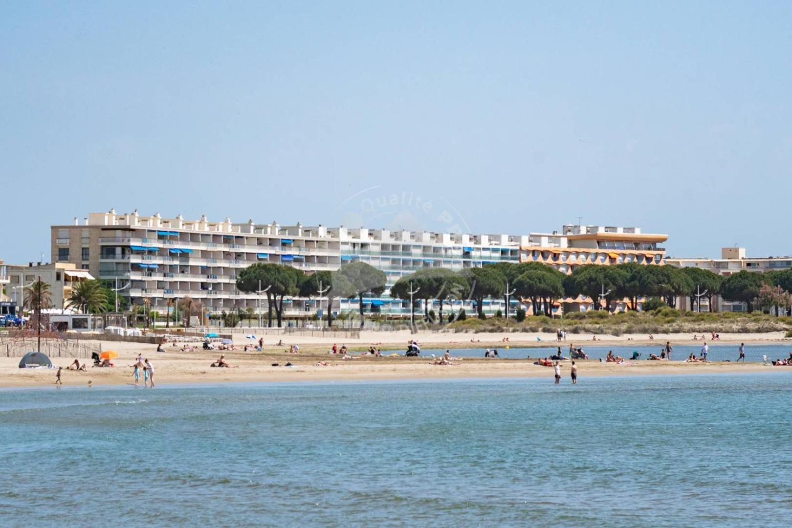 AS13357 - P3 face à la plage sans route à traverser, proche centre ville avec parking privé Le Grau-du-Roi Esterno foto